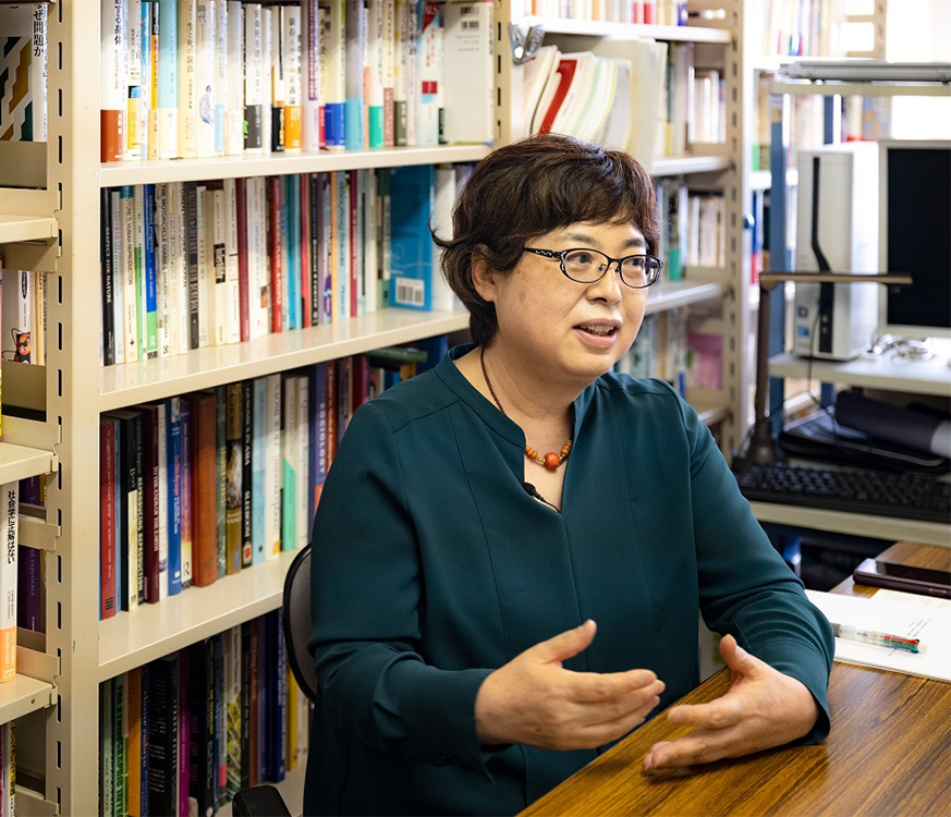 学者として30年に亘る研究へのお考えの他に、学生たちへの想いが溢れるように語られる