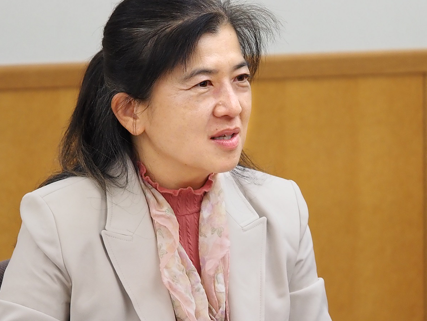 自分ひとりではなく、カウンセラーと共に、定期的に自分の気持ちと向き合い整理する時間が大事だと話す白井先生。